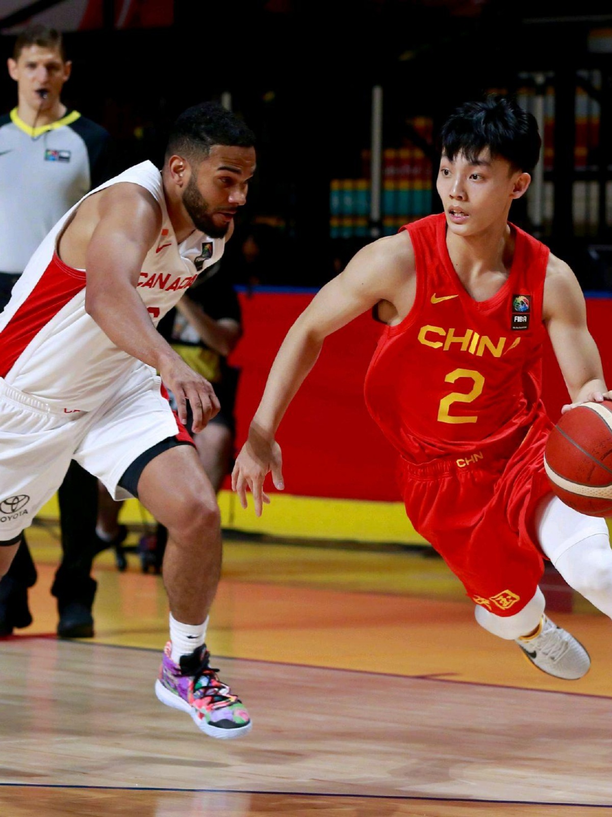 蜂鸟电竞-包含国际比赛日阿斯顿维拉手感冰凉——NBA季后赛节点到来；引发热议；年轻球员得到机会的词条