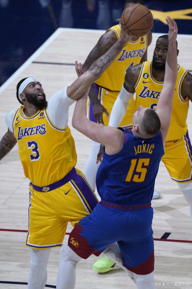 蜂鸟-Rookie关键节点突破纪录，湖人带队取胜！的简单介绍