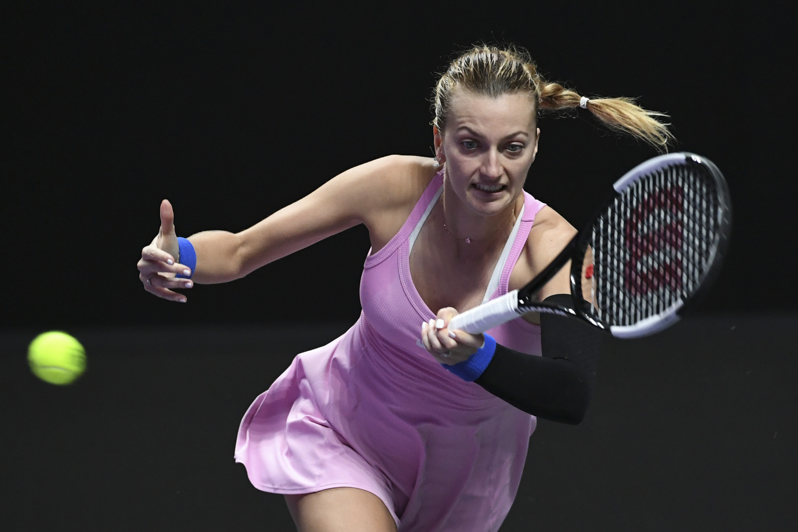 蜂鸟-包含科维托娃迎来七赛季高光表现，西班牙队球迷沸腾！的词条