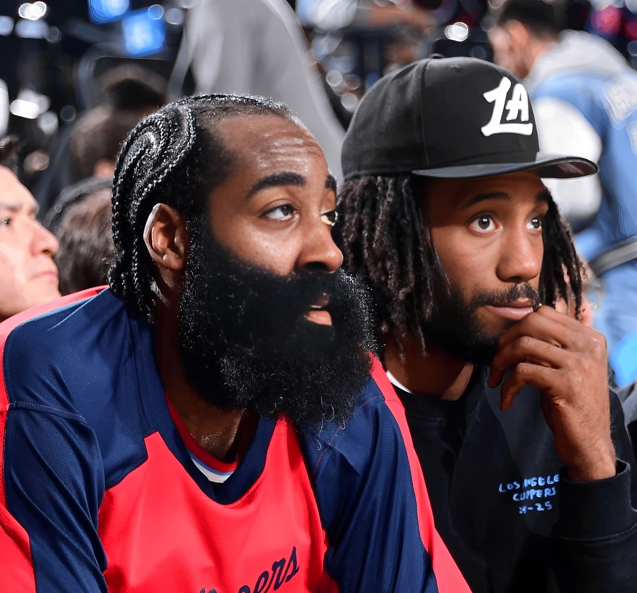 蜂鸟- 哈登在湖人比赛中大胜,出色防守引发热议的是谁 